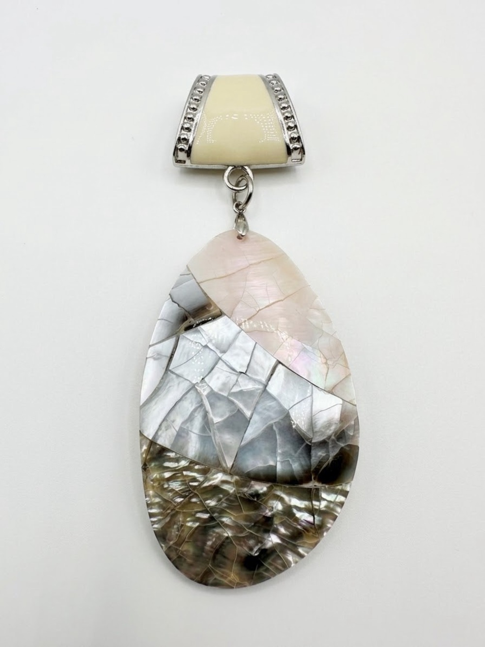 Large Mother of Pearl Mosaic Shell Pendant Necklace Charm Cream Silver Tone